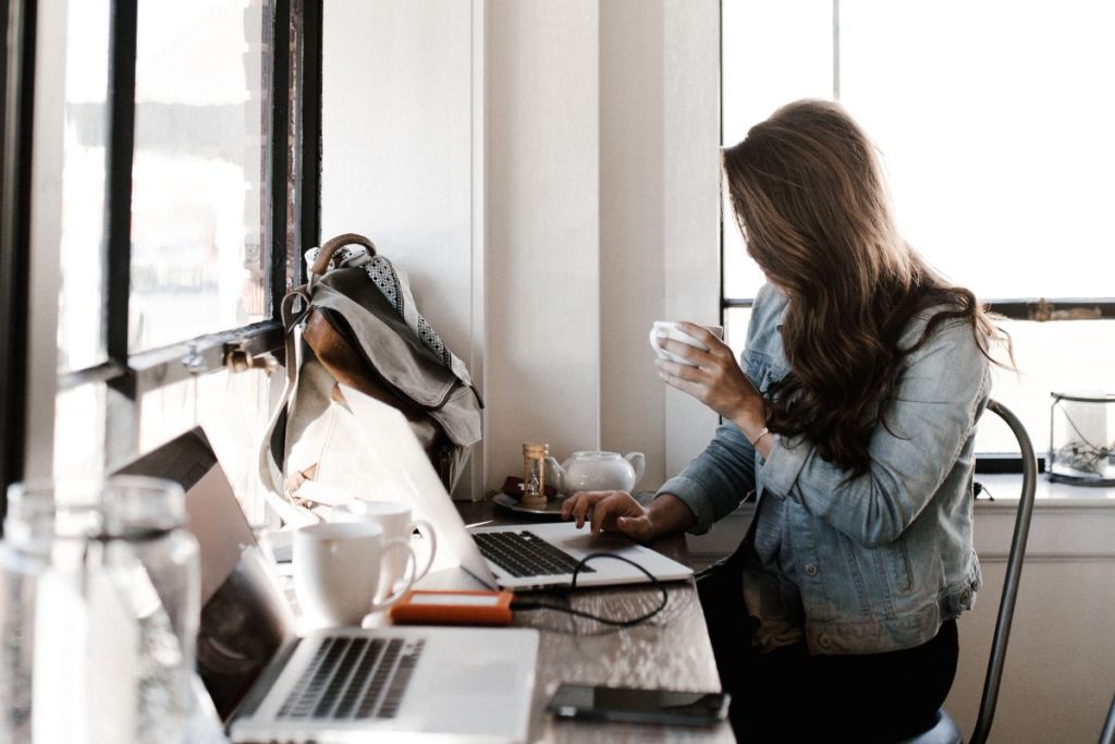 how to make money as a christian blogger